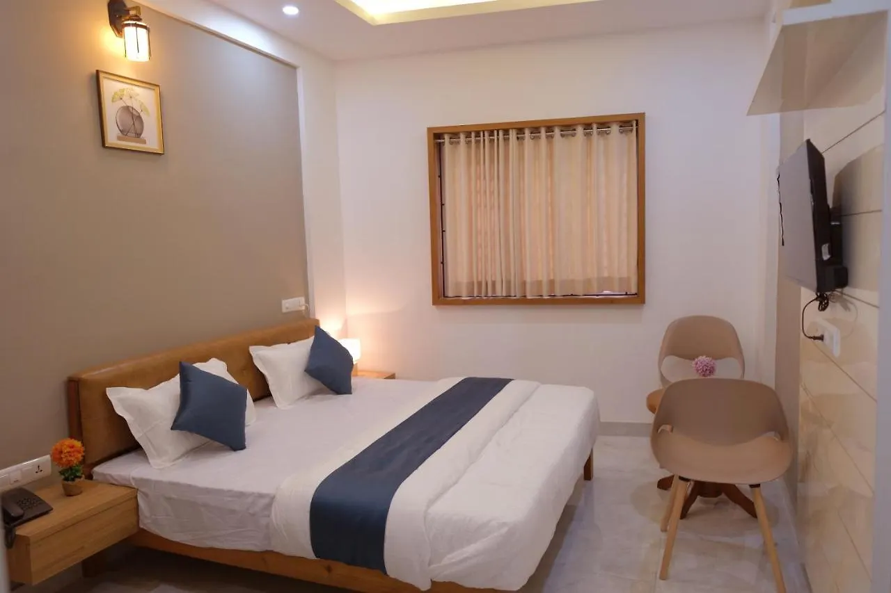 Hotel V.A Tourist Residency Tullipurmbu