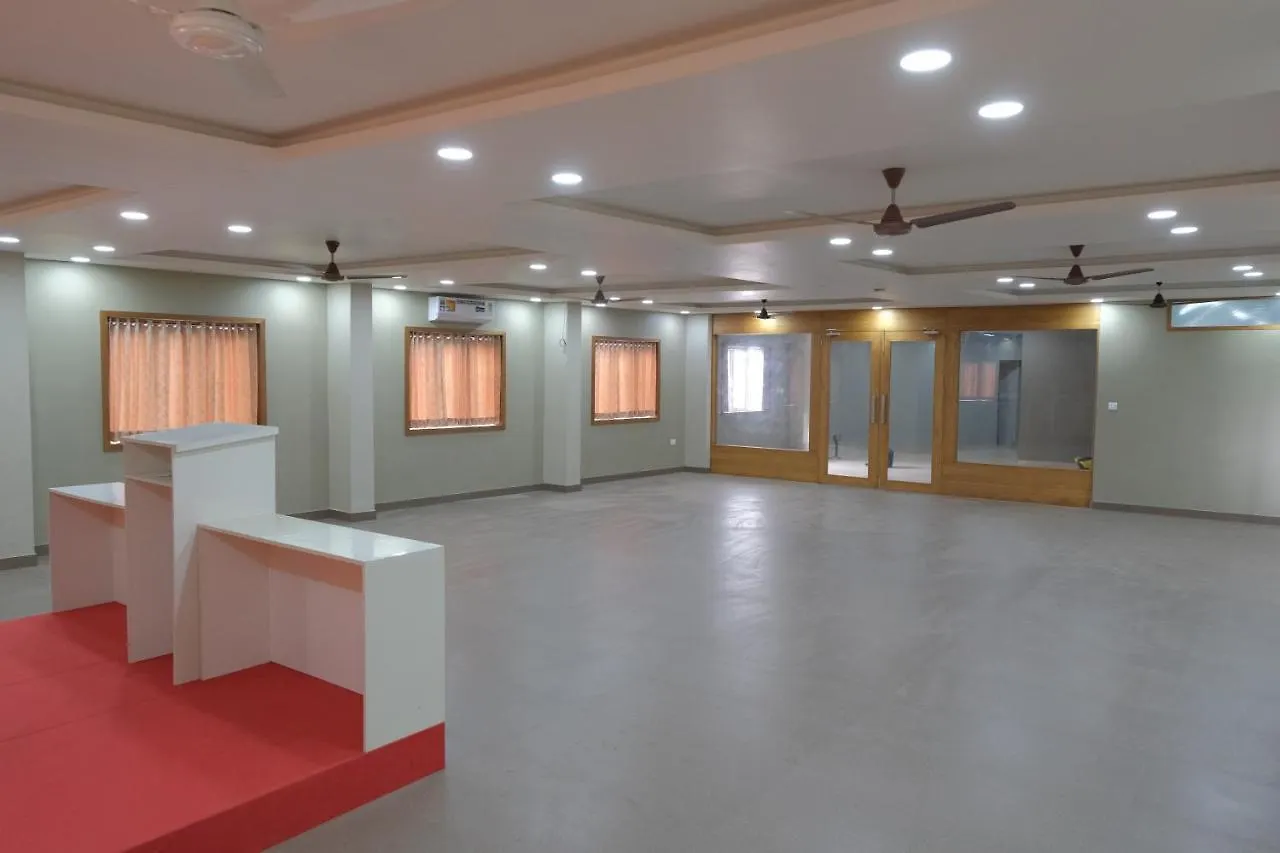 Hotel V.A Tourist Residency Tullipurmbu
